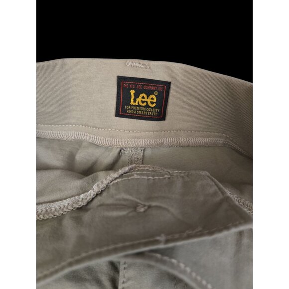 COPY - COPY - Lee Women’s Plus Utility Shorts 18W (1X) Mid Rise Stretch Pockets… - Picture 6 of 8